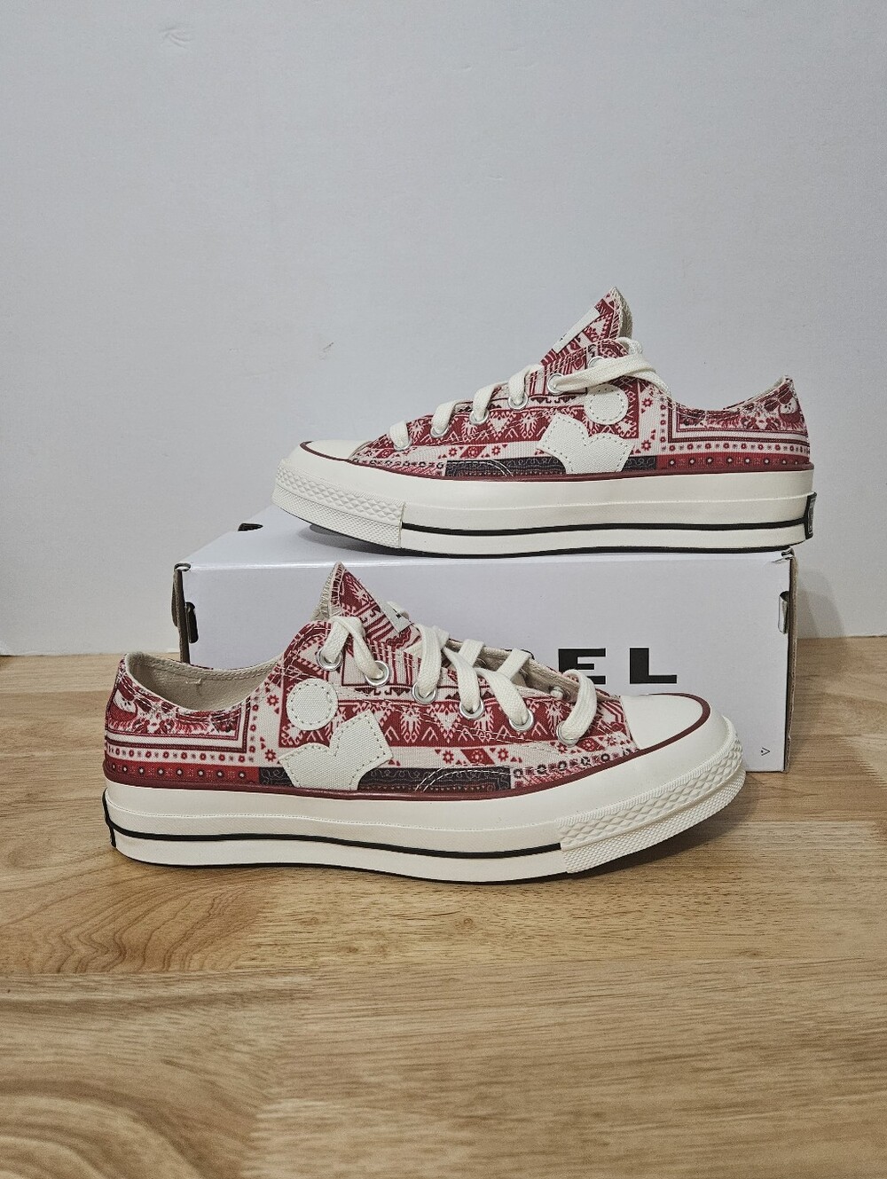 Converse Isabel Morant Chuck 70 Ox Vanilla Ice Red